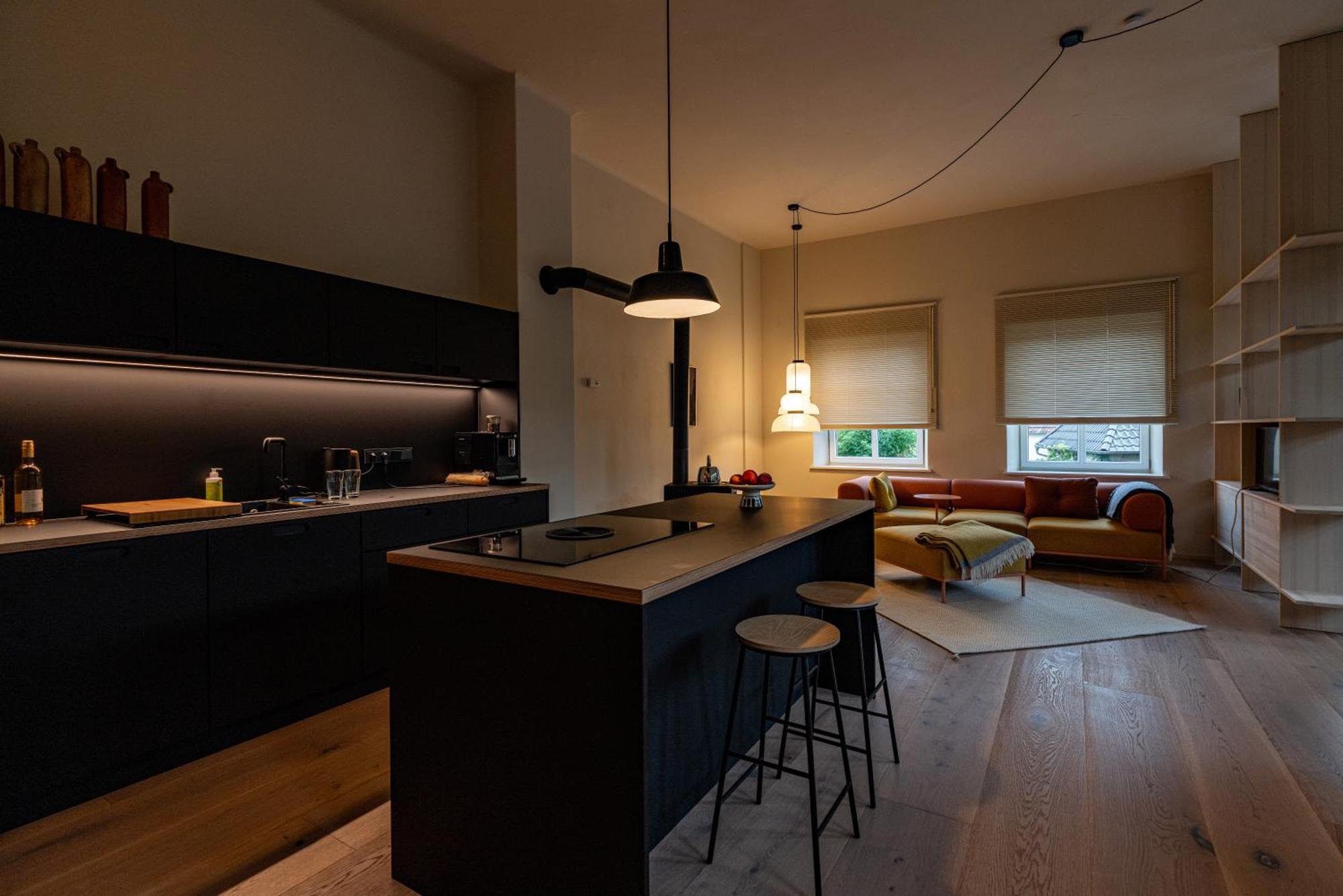 Grosse Pause Altes Schulhaus Schweigen Appartement Buitenkant foto