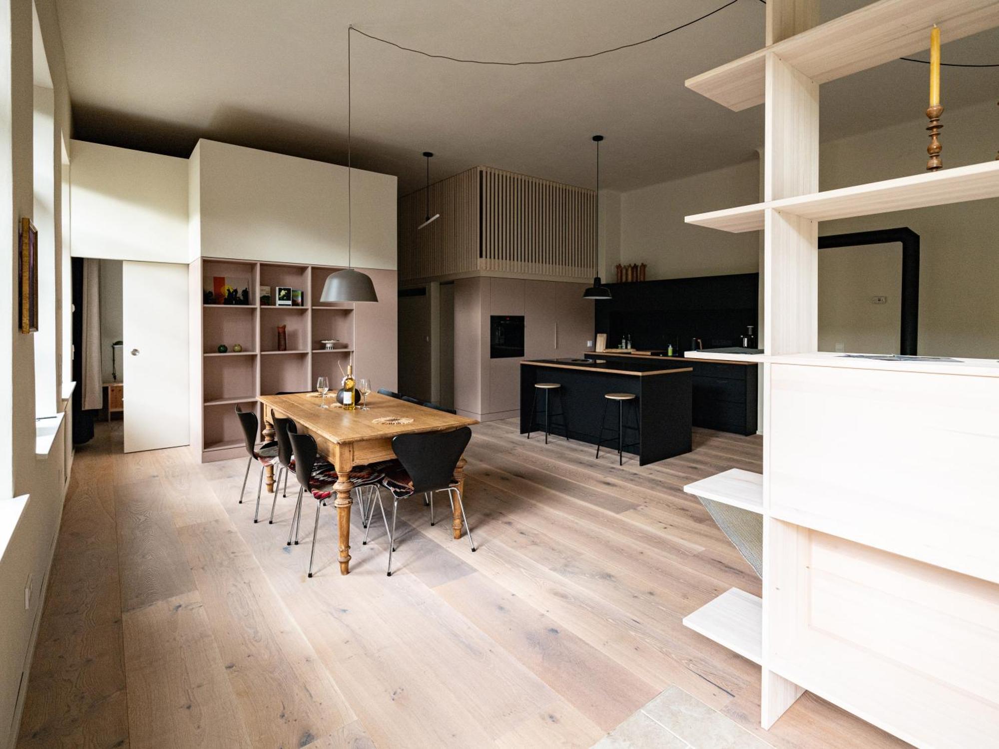 Grosse Pause Altes Schulhaus Schweigen Appartement Buitenkant foto