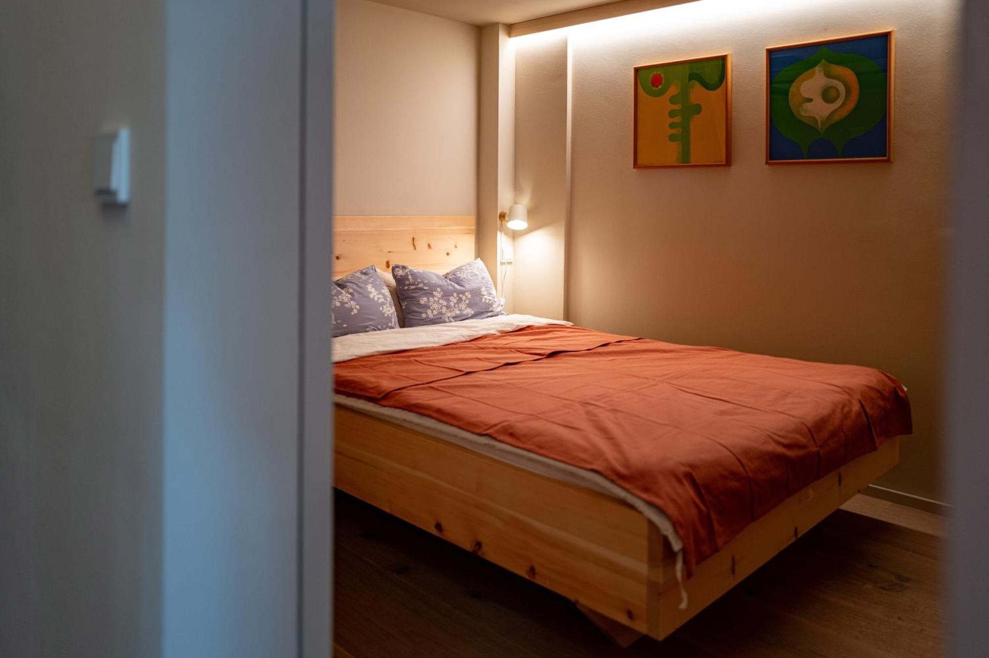 Grosse Pause Altes Schulhaus Schweigen Appartement Buitenkant foto