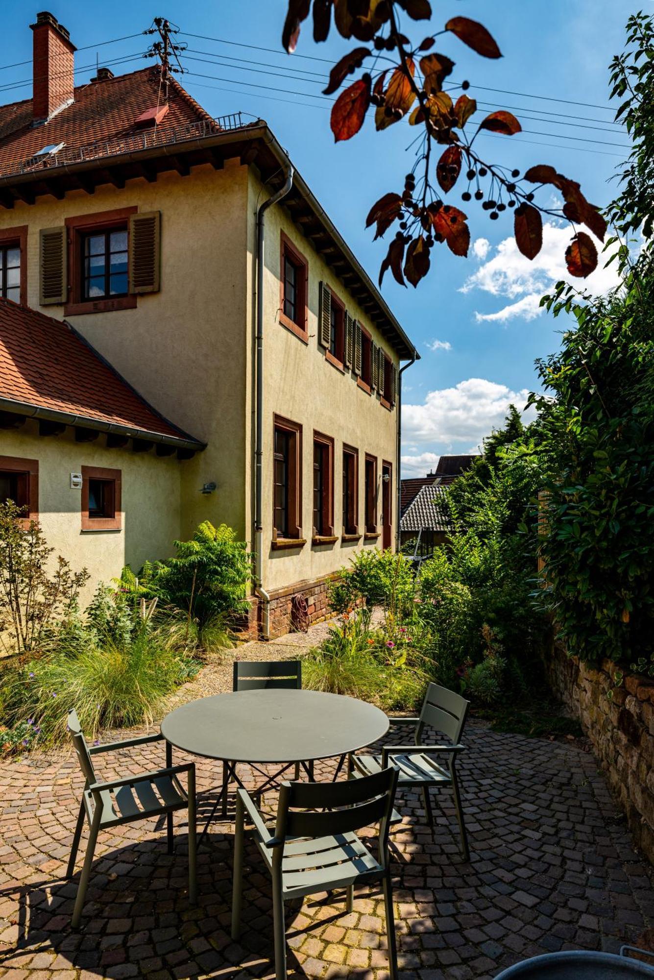 Grosse Pause Altes Schulhaus Schweigen Appartement Buitenkant foto